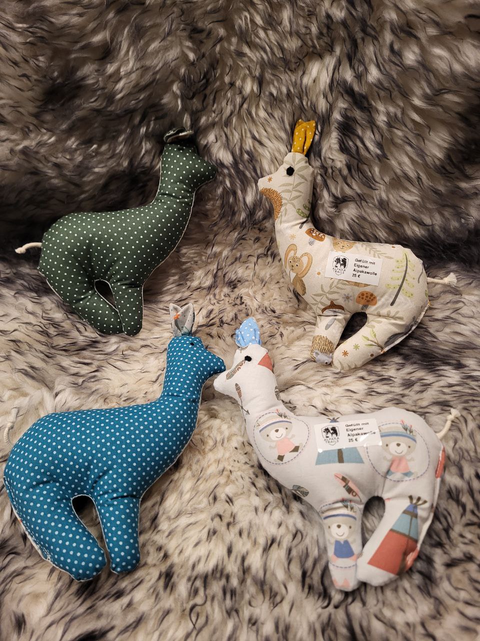 Alpaka Kuscheltier gefüllt mit eigener Alpakawolle 21 cm – Bild 3