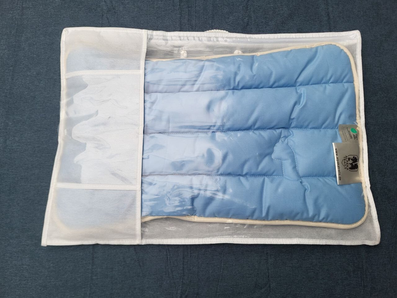 FlauschNest Hundedecke gefüllt mit eigener Alpakawolle – Bild 7